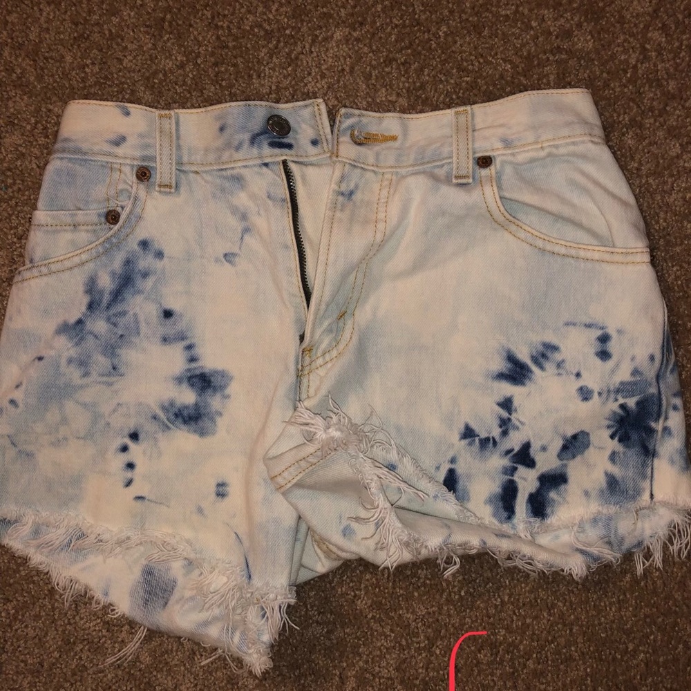 Levi High Waisted Cut Offs
